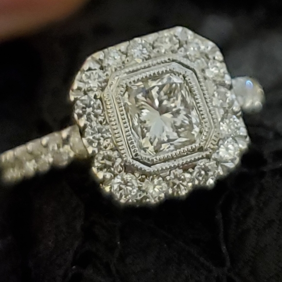 New, unworn - 14kt. White Gold Diamond Ring. - Picture 6 of 15